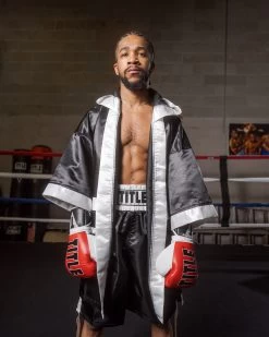 TITLE Boxing Fingertip Robe -Boxing Shop TSRFBKWH 1