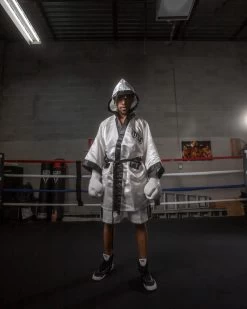 TITLE Boxing Fingertip Robe -Boxing Shop TSRFWHBK 1