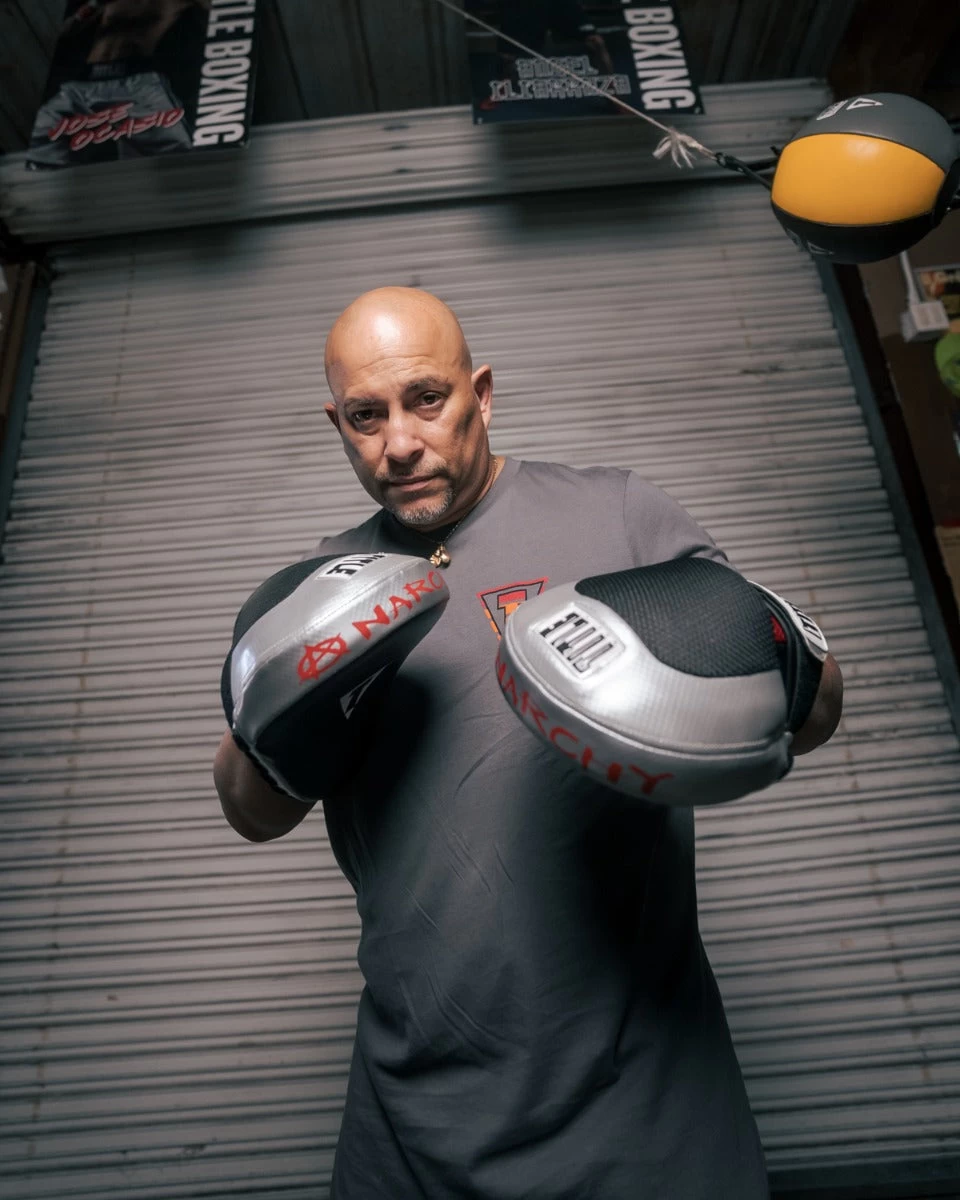 TITLE Boxing Aerovent Anarchy Punch Mitts 2 TITLE Boxing Aerovent Anarchy Punch Mitts - Image 2